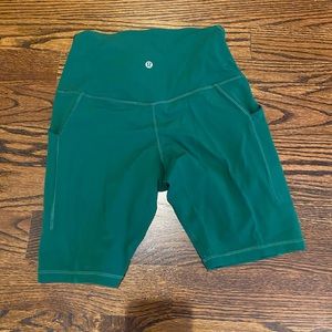 Lululemon NWOT. Size 8 Kelly green align shorts with pockets. 8inch inseam.